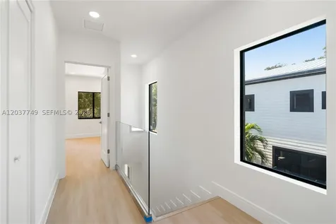 17 Coral Way Key Largo FL 33037