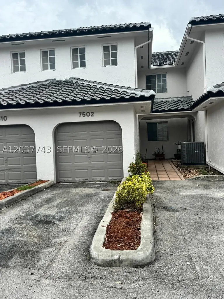 7502 NW 175th Street Hialeah FL 33015