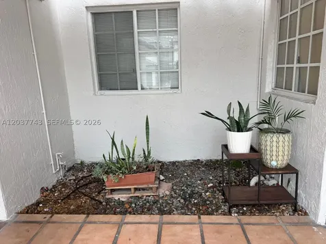 7502 NW 175th Street Hialeah FL 33015