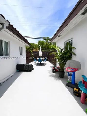 2421 SW 26th Lane Miami FL 33133