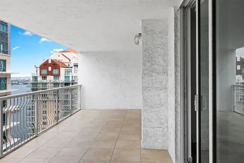 1200 Brickell Bay Drive Miami FL 33131