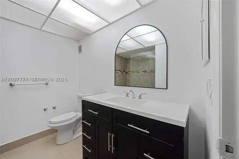 200 Lakeview Drive Weston FL 33326