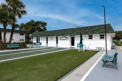 2800 Indian River Boulevard Vero Beach FL 32960