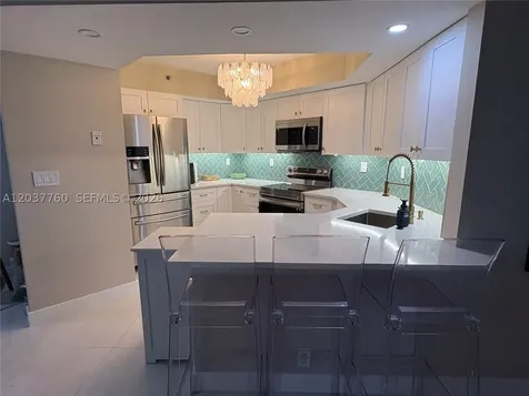 6767 Collins Avenue Miami Beach FL 33141