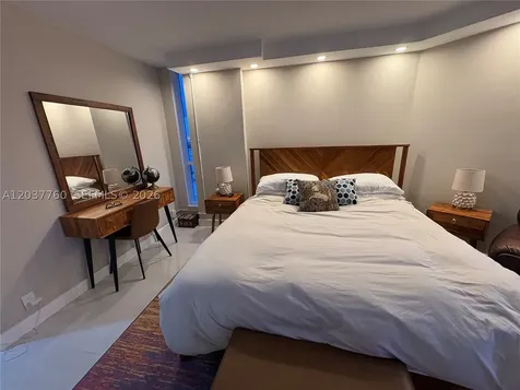 6767 Collins Avenue Miami Beach FL 33141