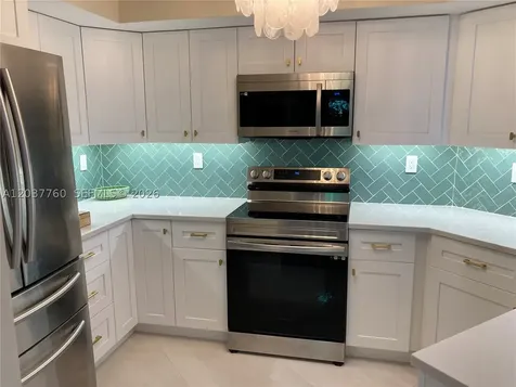 6767 Collins Avenue Miami Beach FL 33141