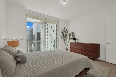 77 SE 5th Street Miami FL 33131