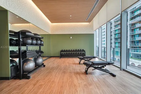 77 SE 5th Street Miami FL 33131