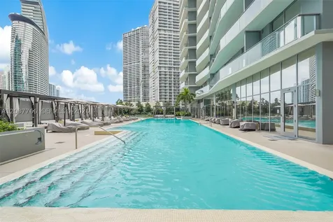 77 SE 5th Street Miami FL 33131
