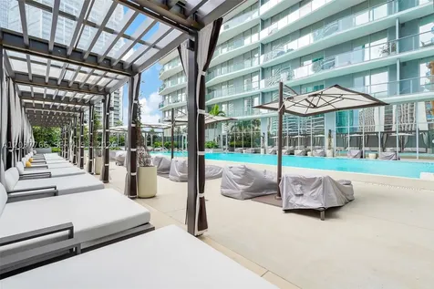 77 SE 5th Street Miami FL 33131
