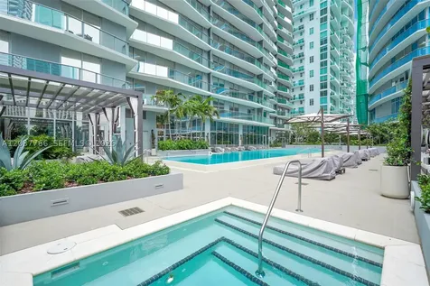 77 SE 5th Street Miami FL 33131
