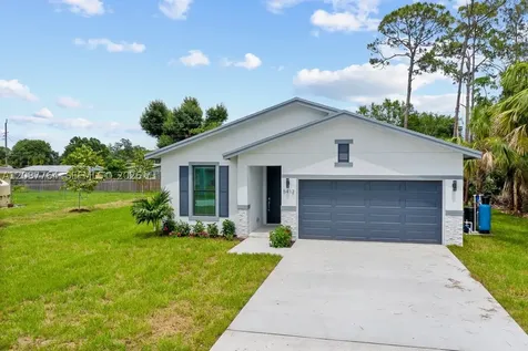 7704 Pacific Avenue Fort Pierce FL 34951