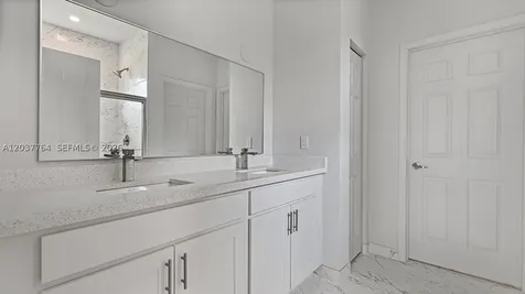 7704 Pacific Avenue Fort Pierce FL 34951