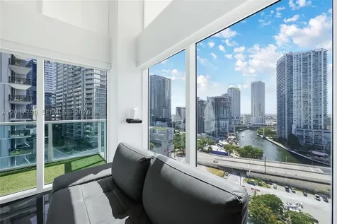 41 SE 5th Street Miami FL 33131