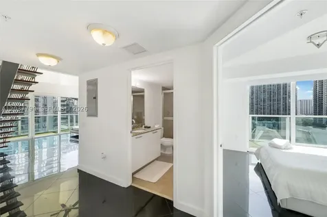 41 SE 5th Street Miami FL 33131