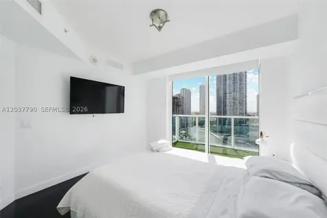 41 SE 5th Street Miami FL 33131