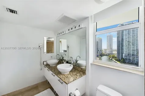 41 SE 5th Street Miami FL 33131
