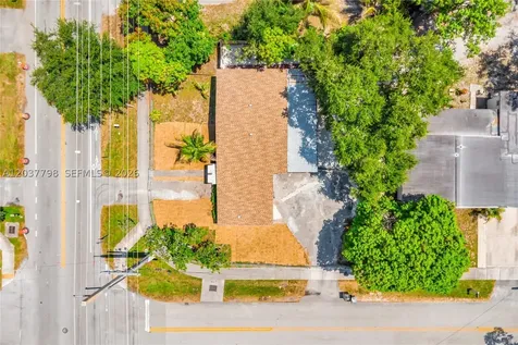 3300 SW 40th Avenue West Park FL 33023