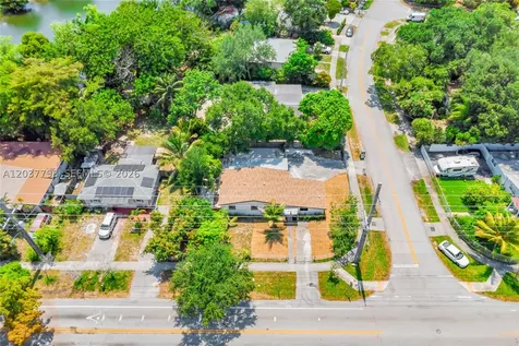 3300 SW 40th Avenue West Park FL 33023