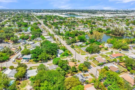 3300 SW 40th Avenue West Park FL 33023
