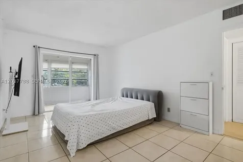 3071 NW 47th Terrace Lauderdale Lakes FL 33313