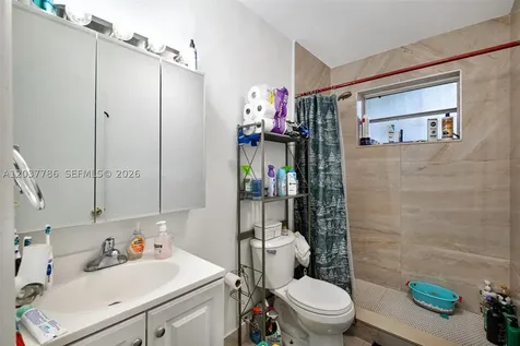 1519 NW 40th Street Miami FL 33142