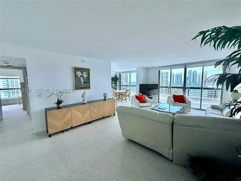 3500 Mystic Pointe Drive Aventura FL 33180