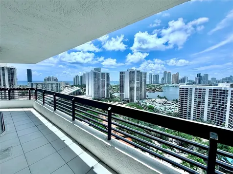 3500 Mystic Pointe Drive Aventura FL 33180
