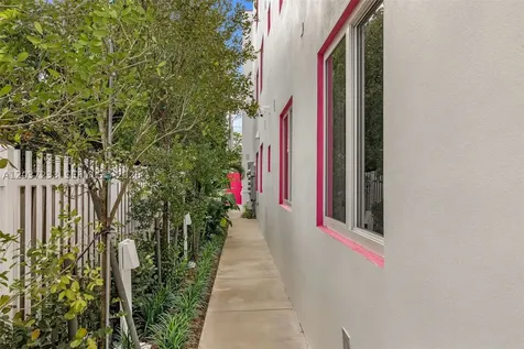 315 NW 32 Street Miami FL 33127