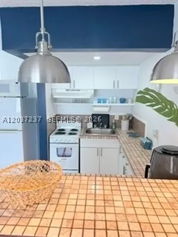 17 NE 2nd Avenue Dania Beach FL 33004