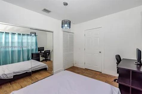 118 NW 35th Street Miami FL 33127