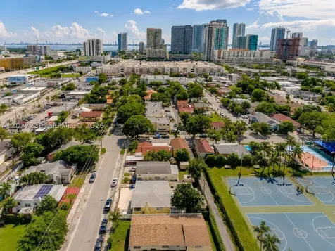 118 NW 35th Street Miami FL 33127