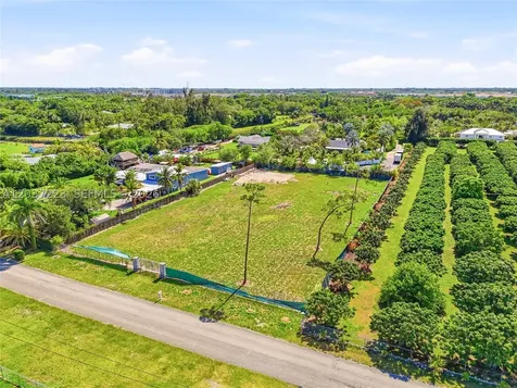 23600 SW SW 122 Avenue Homestead FL 33032
