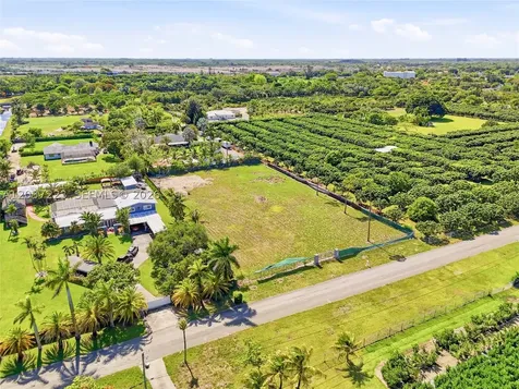 23600 SW SW 122 Avenue Homestead FL 33032