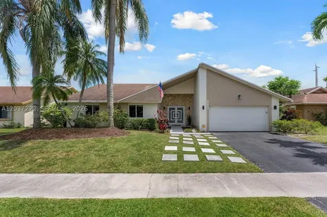 8211 NW 52nd Court Lauderhill FL 33351