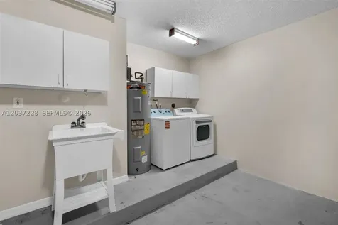 467 SW 191st Terrace Pembroke Pines FL 33029