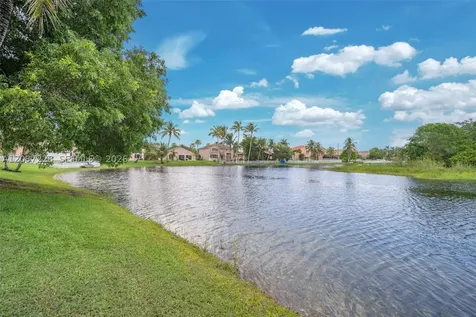 467 SW 191st Terrace Pembroke Pines FL 33029