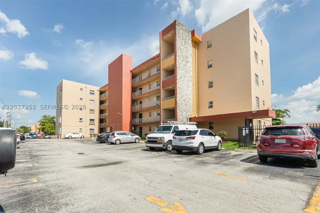6090 W Flagler Street Miami FL 33144