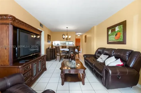 6090 W Flagler Street Miami FL 33144