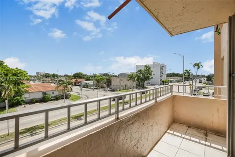 6090 W Flagler Street Miami FL 33144