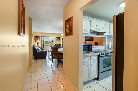 6090 W Flagler Street Miami FL 33144