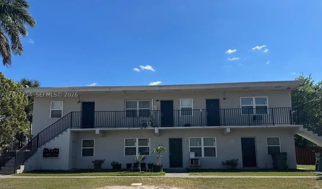 186 NW 1st Street Homestead FL 33030
