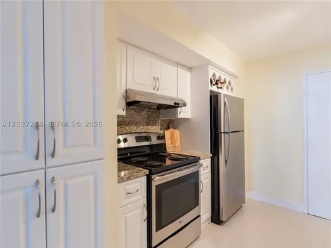 5401 Collins Avenue Miami Beach FL 33140