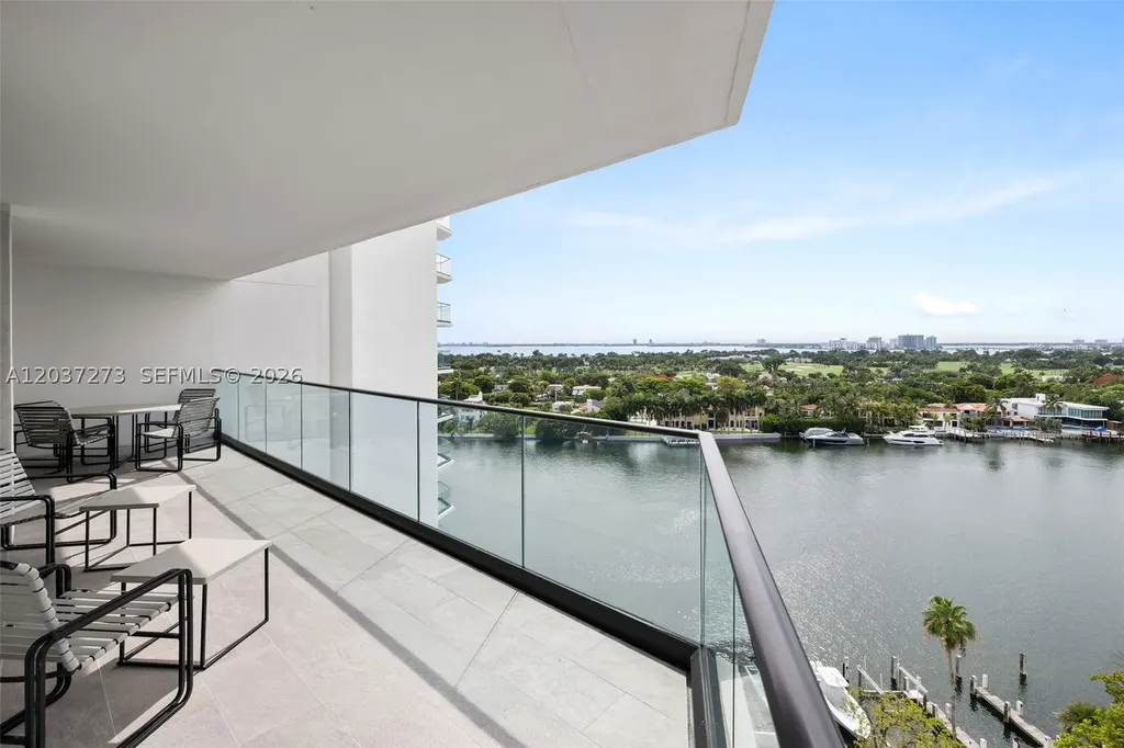 5500 Collins Avenue Miami Beach FL 33140