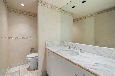 5500 Collins Avenue Miami Beach FL 33140