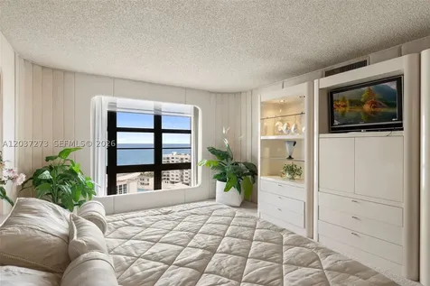 5500 Collins Avenue Miami Beach FL 33140