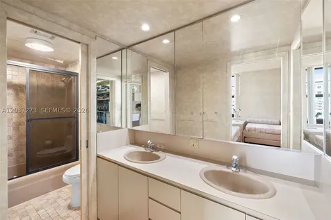 5500 Collins Avenue Miami Beach FL 33140