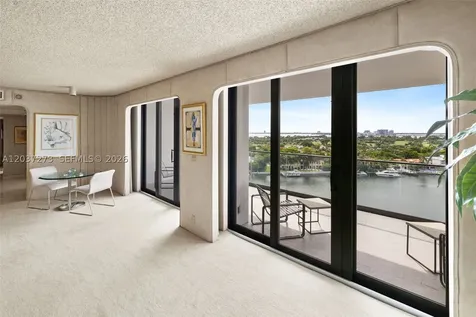 5500 Collins Avenue Miami Beach FL 33140