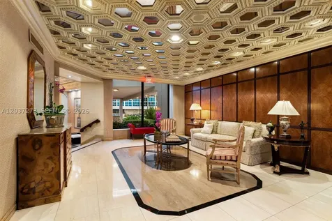 5500 Collins Avenue Miami Beach FL 33140