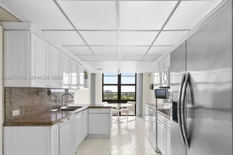 5500 Collins Avenue Miami Beach FL 33140